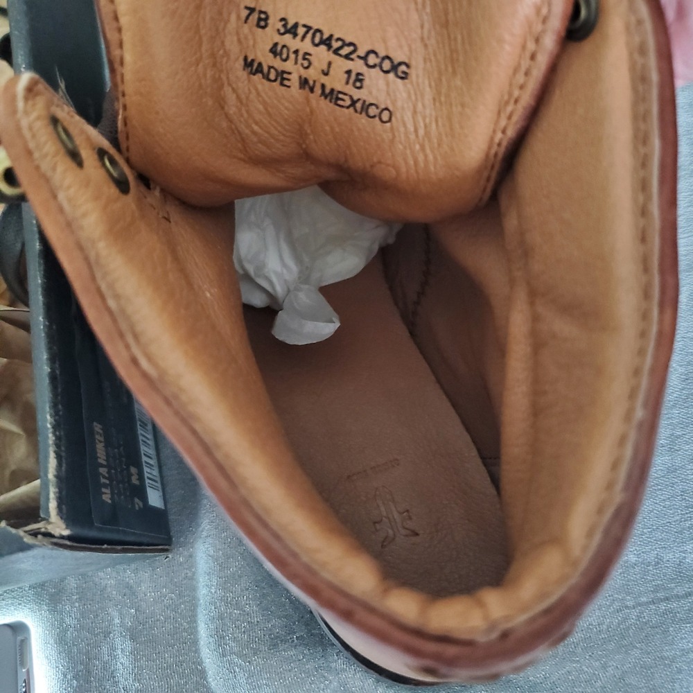 FRYE Alta Hiker Boot Cognac Leather Lace Up Chunky Heel Ankle W7
Utility NIB NEW - Picture 3 of 12